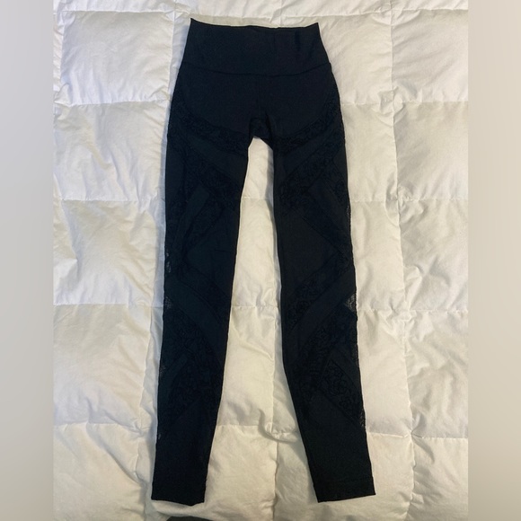 COPY - Lululemon wunder under tech mesh 25” high rise, floral pattern mesh, siz… - Picture 3 of 6